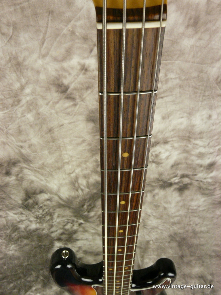 Fender-Precision-Bass-1962-Reissue-012.JPG