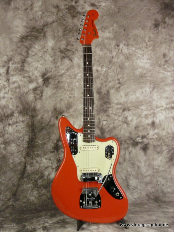 Fender-Jaguar-Thin-Skin-fiesta-red-2008-001.JPG