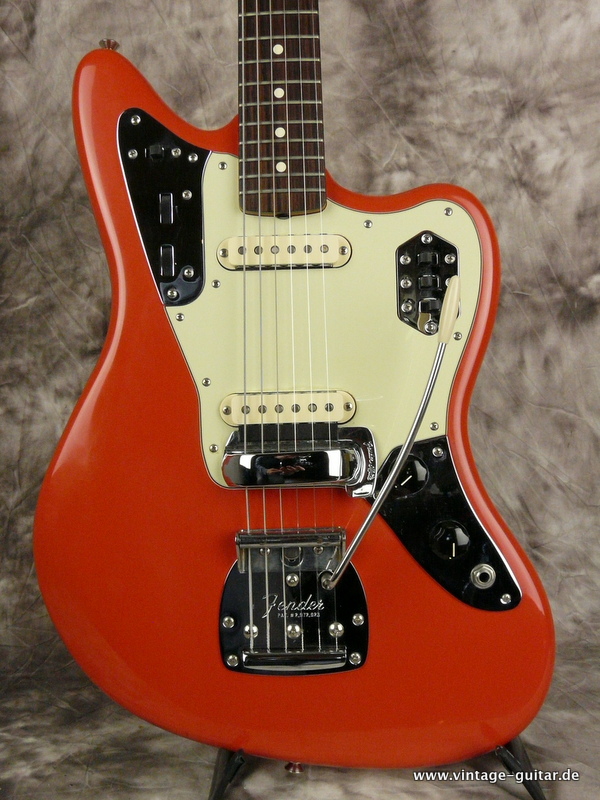 Fender-Jaguar-Thin-Skin-fiesta-red-2008-003.JPG