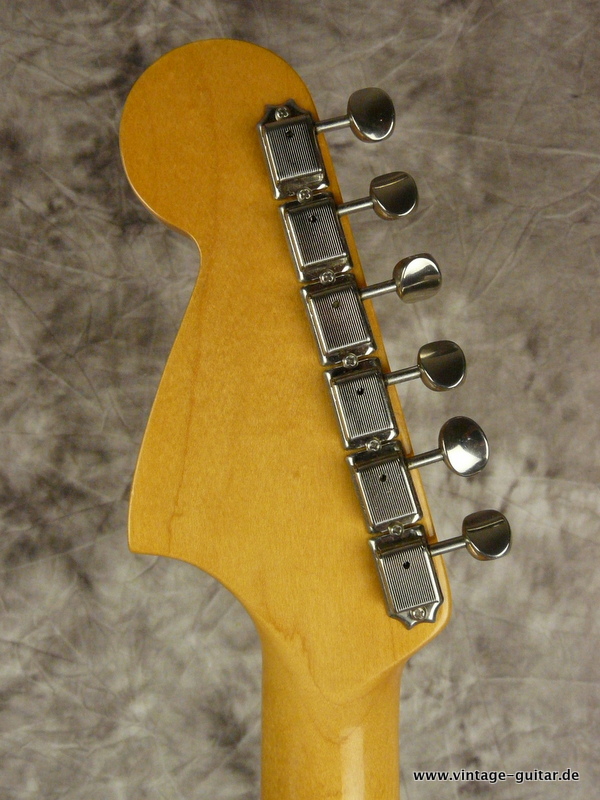 Fender-Jaguar-Thin-Skin-fiesta-red-2008-004.JPG