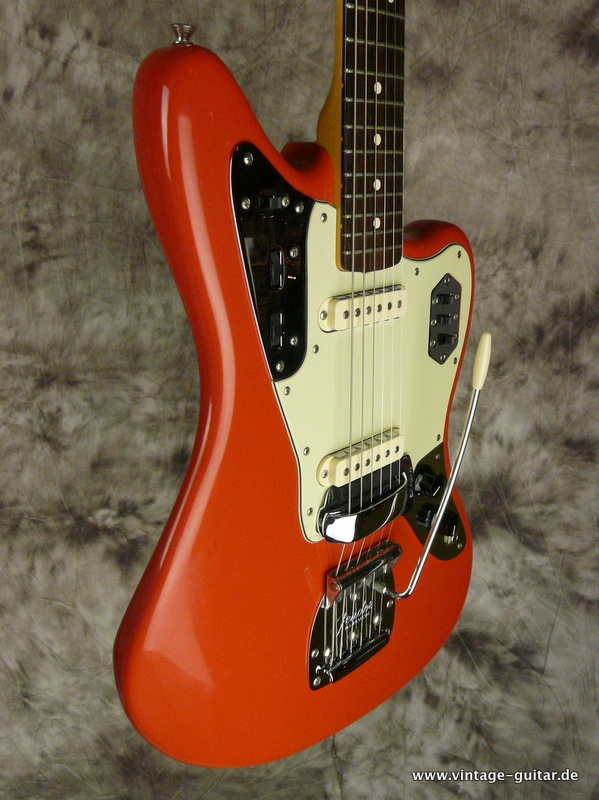 Fender-Jaguar-Thin-Skin-fiesta-red-2008-009.JPG