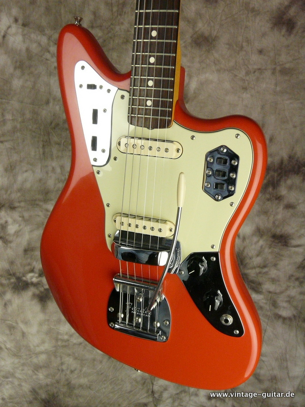 Fender-Jaguar-Thin-Skin-fiesta-red-2008-010.JPG