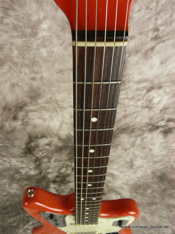 Fender-Jaguar-Thin-Skin-fiesta-red-2008-013.JPG
