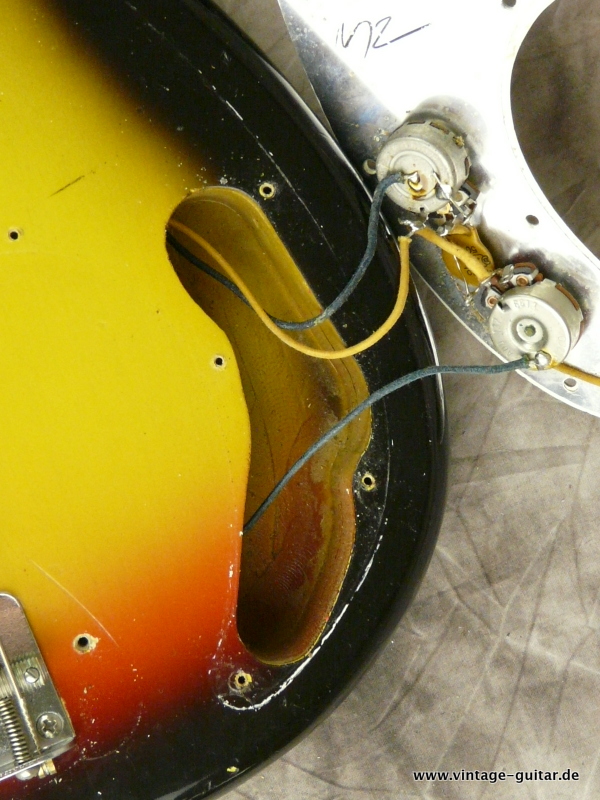 Fender-Precision-Bass-1966-sunburst-near-mint-028.JPG