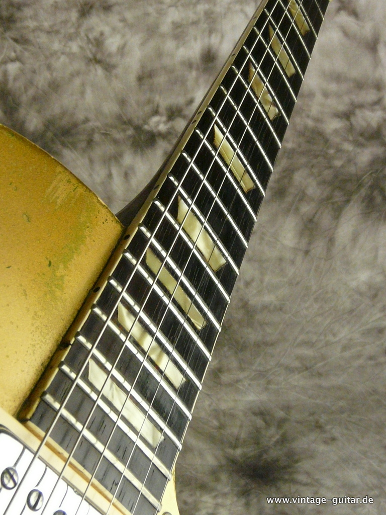 Gibson_Les-Paul_Goldtop-converted_humbucker-stoptail-piece-008.JPG