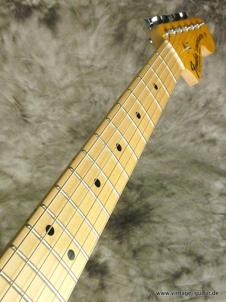 Fender_Stratocaster-2014-Richie-Blackmoore-Custom-Shop-Tribute-010.JPG
