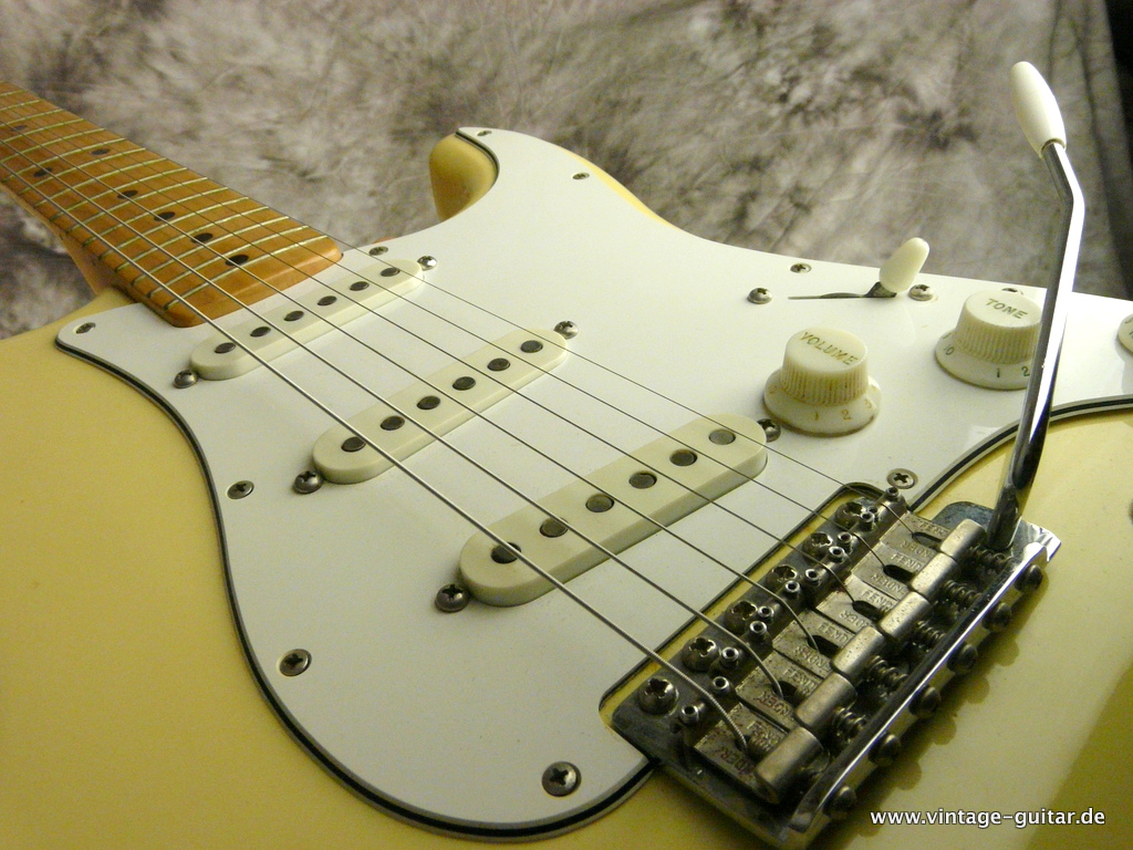 Fender-stratocaster-1974-olympic_white-008.JPG