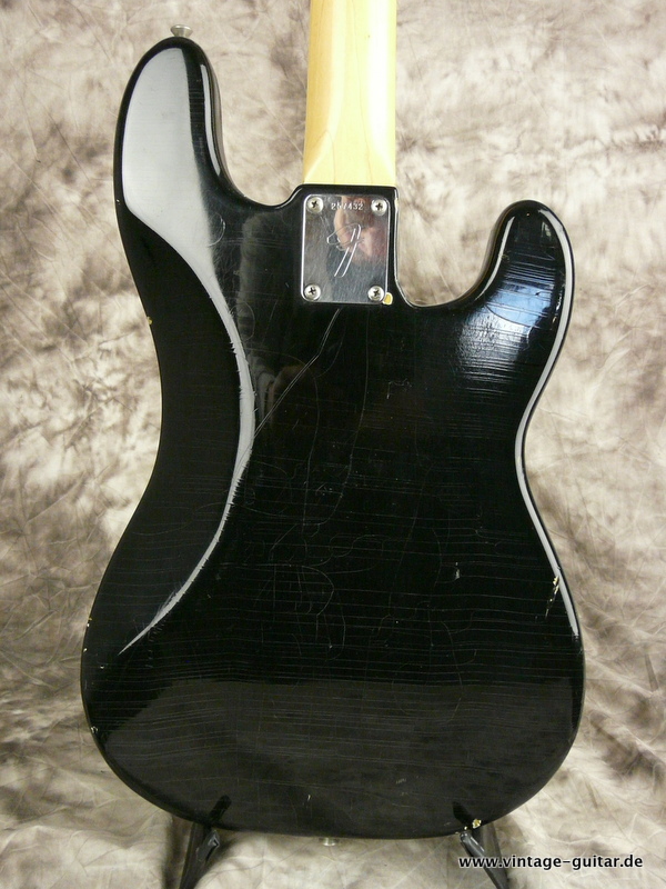 Fender-Precision-Bass-Lefthand-black-maple-cap-neck-1968-003.JPG