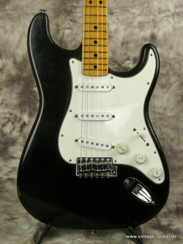 Stratocaster-Fender-1973_black-002.JPG