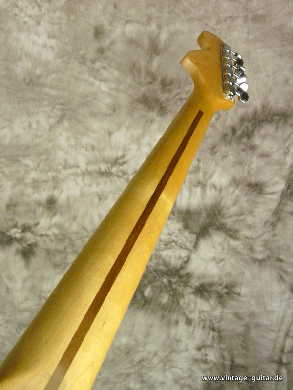 Stratocaster-Fender-1973_black-011.JPG
