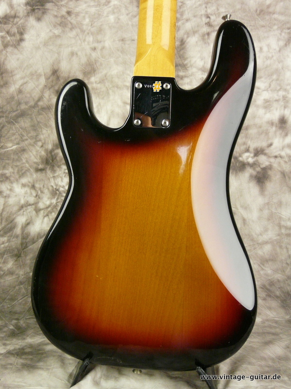 Fender_Precision_Bass-1982-1962-reissue-Fullerton-004.JPG