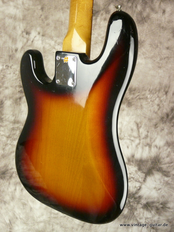 Fender_Precision_Bass-1982-1962-reissue-Fullerton-008.JPG