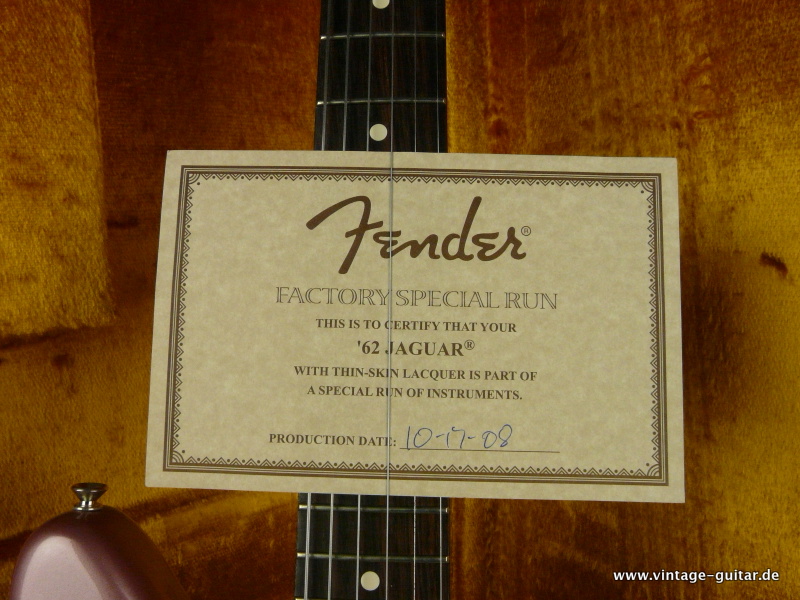 Fender_Jaguar_2008-thin-skin-laquer-burgundy-mist-015.JPG