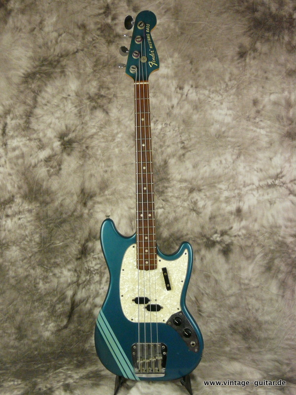 Fender_Mustang_Bass-1969-competition-lak