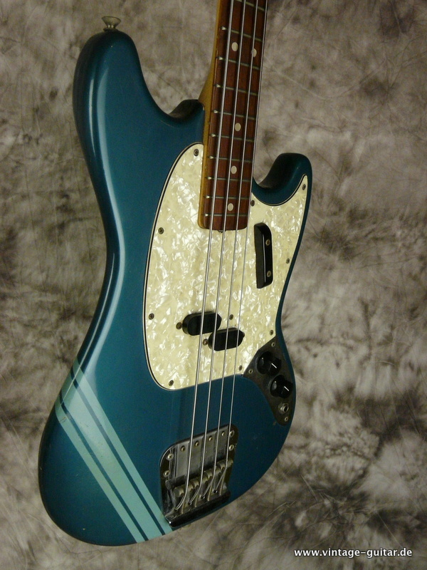 Fender_Mustang_Bass-1969-competition-lake-placid-blue-005.JPG