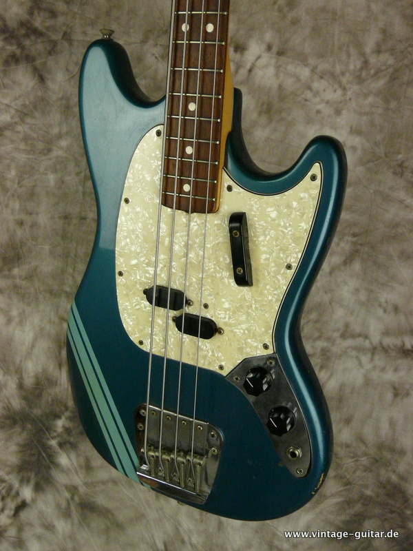 Fender_Mustang_Bass-1969-competition-lake-placid-blue-006.JPG