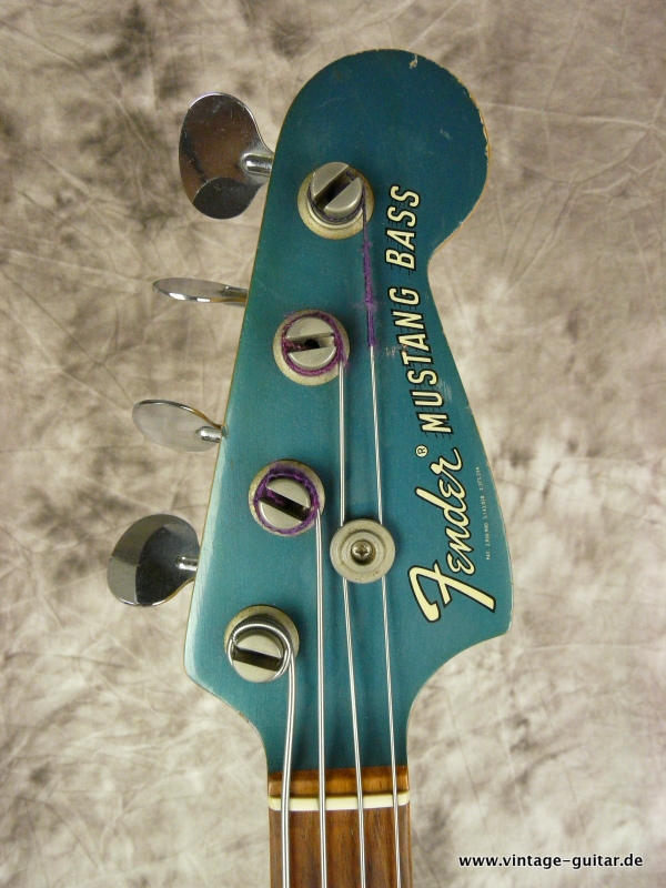 Fender_Mustang_Bass-1969-competition-lake-placid-blue-009.JPG
