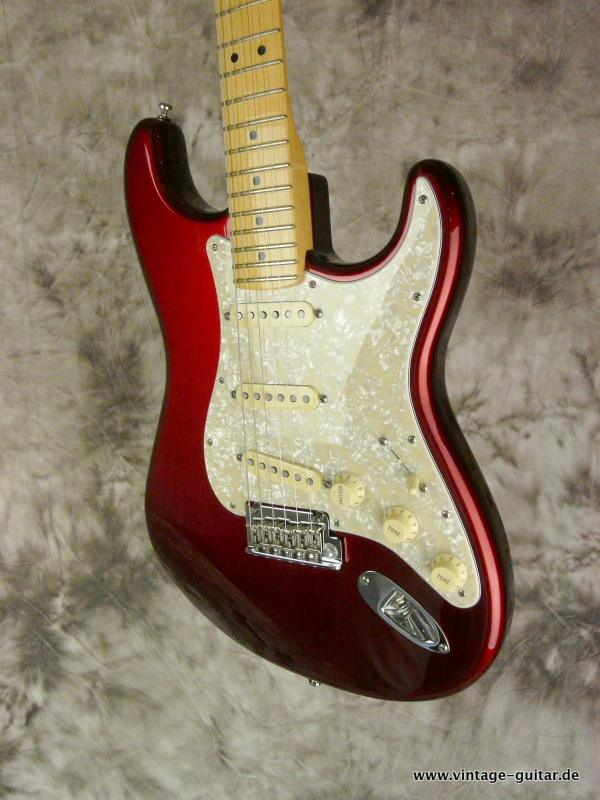 Fender-US-Standard-Stratocaster-mystic-red-2014-006.JPG