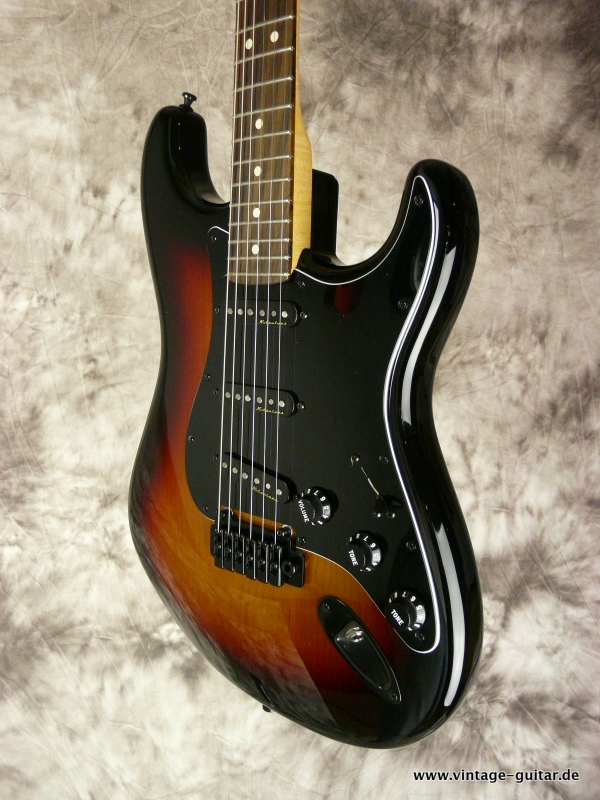 Fender-Stratocaster-US-Standard-sunburst-black-parts-006.JPG