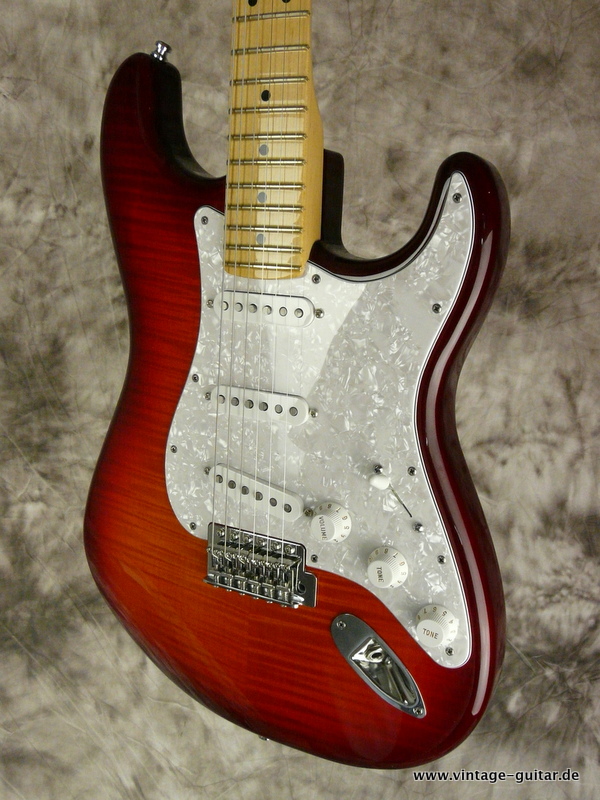 Fender-Stratocaster-US-Standard-cherry-sunburst-flame-maple-body-006.JPG