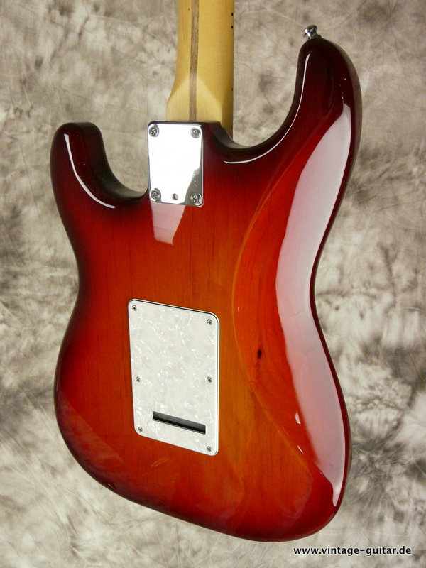 Fender-Stratocaster-US-Standard-cherry-sunburst-flame-maple-body-008.JPG