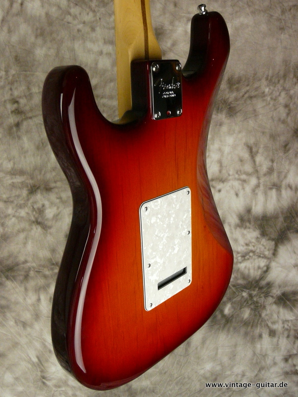 Fender-Stratocaster-US-Standard-cherry-sunburst-flame-maple-body-007.JPG