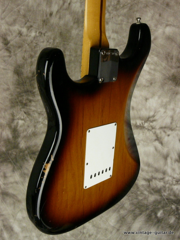 Fender-Stratocaster-1957-Vintage-Reissue-sunburst-007.JPG
