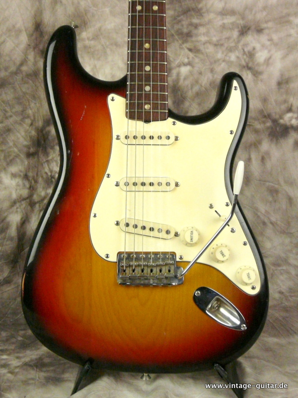 Fender_Stratocaster_1969-sunburst-002.JPG