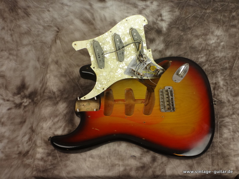 Fender_Stratocaster_1969-sunburst-025.JPG