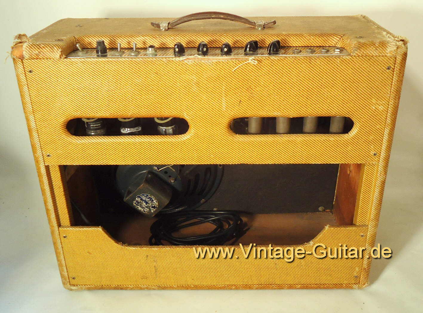 Fender-Twin-Amp-1957-Tweed-c.jpg