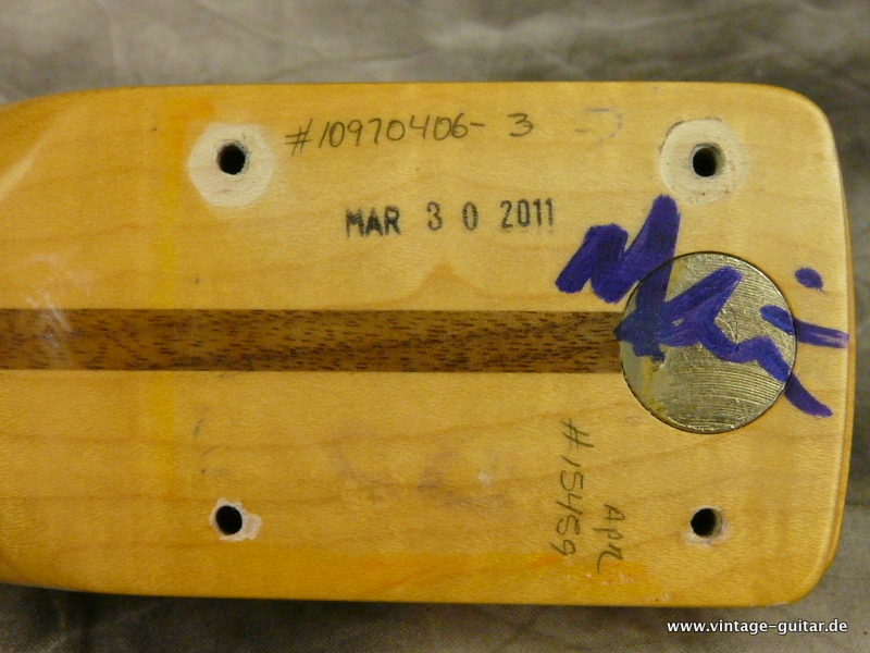 Fender-Custom-Shop-Neck-009.JPG