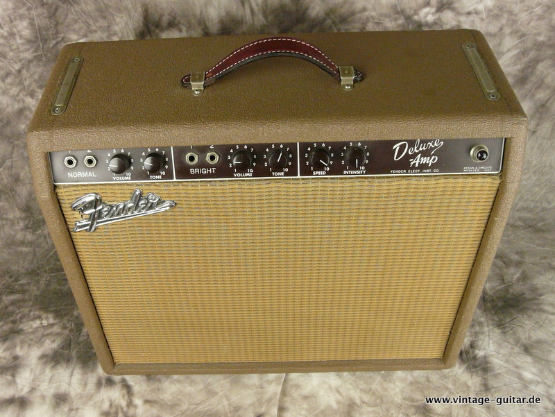 Fender-Deluxe-Amp-1963-brown-tolex-002.JPG