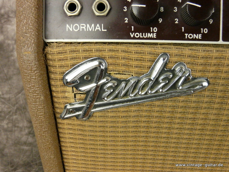 Fender-Deluxe-Amp-1963-brown-tolex-003.JPG