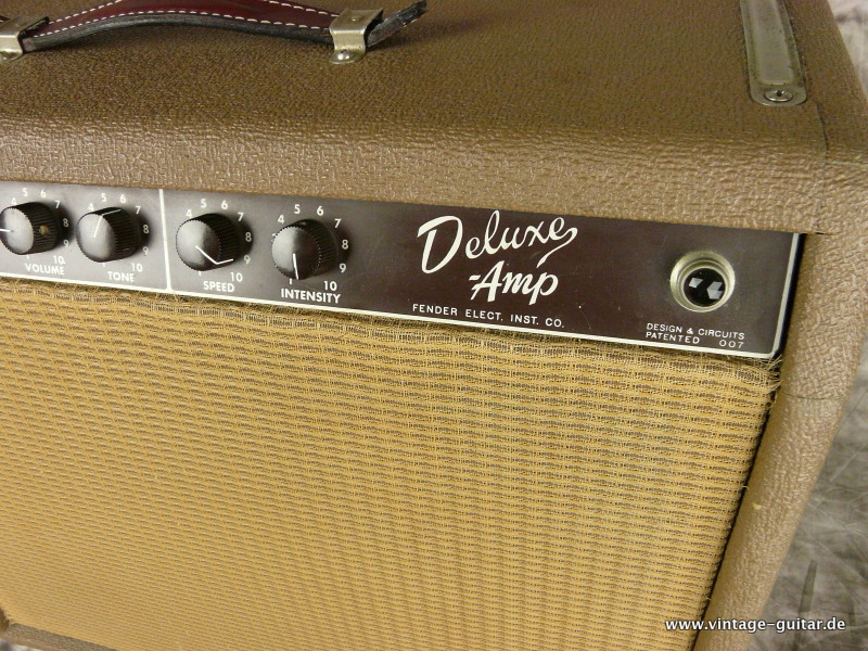 Fender-Deluxe-Amp-1963-brown-tolex-004.JPG