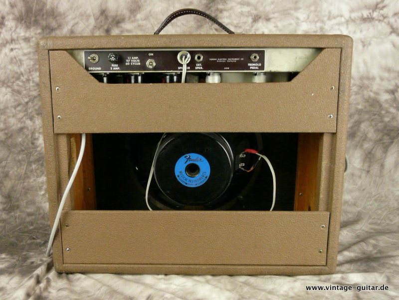 Fender-Deluxe-Amp-1963-brown-tolex-006.JPG
