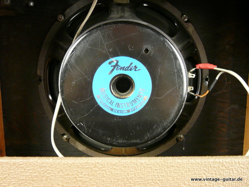 Fender-Deluxe-Amp-1963-brown-tolex-008.JPG