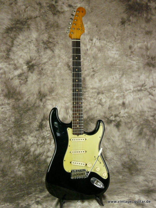 Fender-Stratocaster-1962-black-refinish-001.JPG