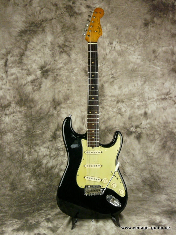 Fender-Stratocaster-1962-black-refinish-003.JPG