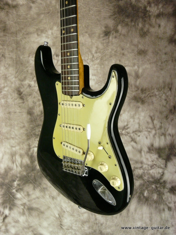 Fender-Stratocaster-1962-black-refinish-006.JPG