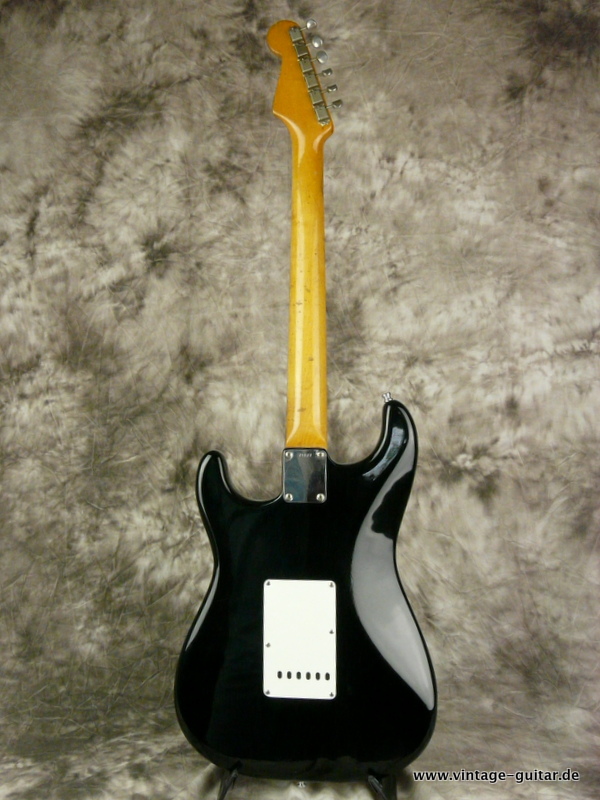 Fender-Stratocaster-1962-black-refinish-007.JPG