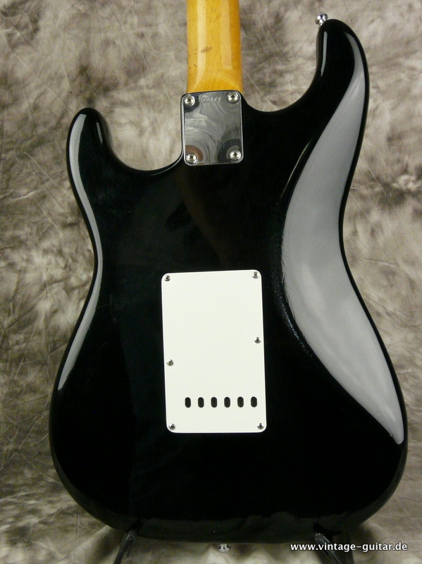 Fender-Stratocaster-1962-black-refinish-008.JPG