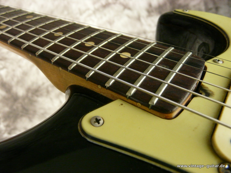 Fender-Stratocaster-1962-black-refinish-020.JPG