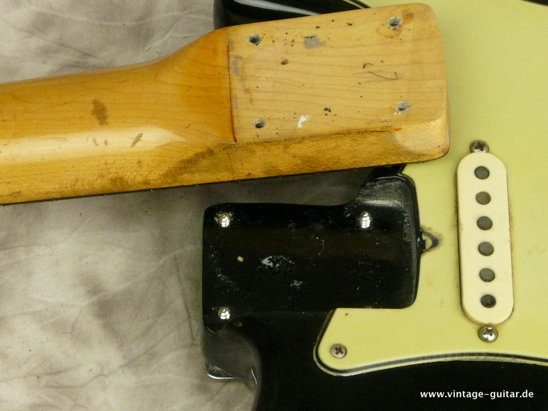 Fender-Stratocaster-1962-black-refinish-024.JPG