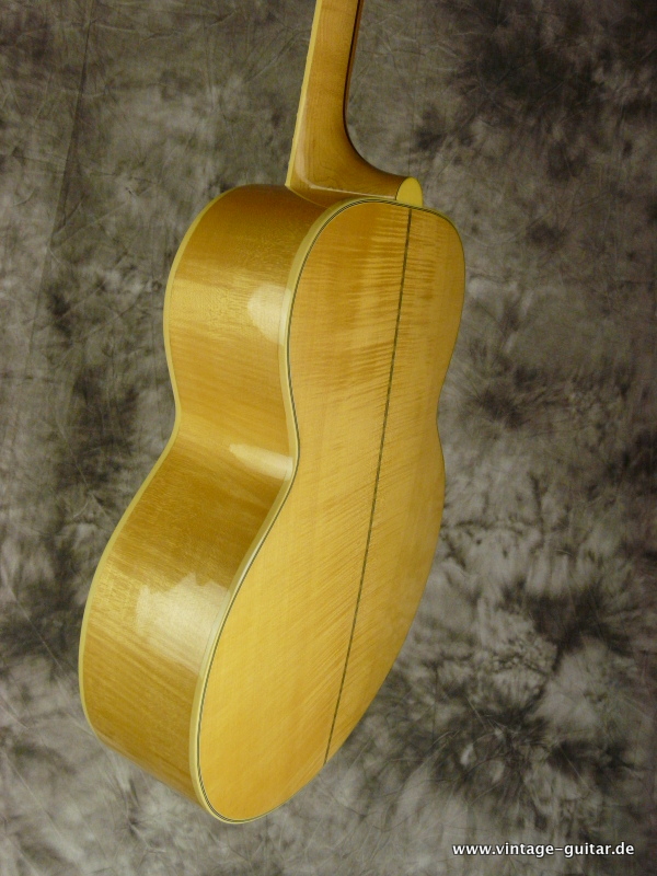 Gibson-J-200-Montana-made-1991-005.JPG