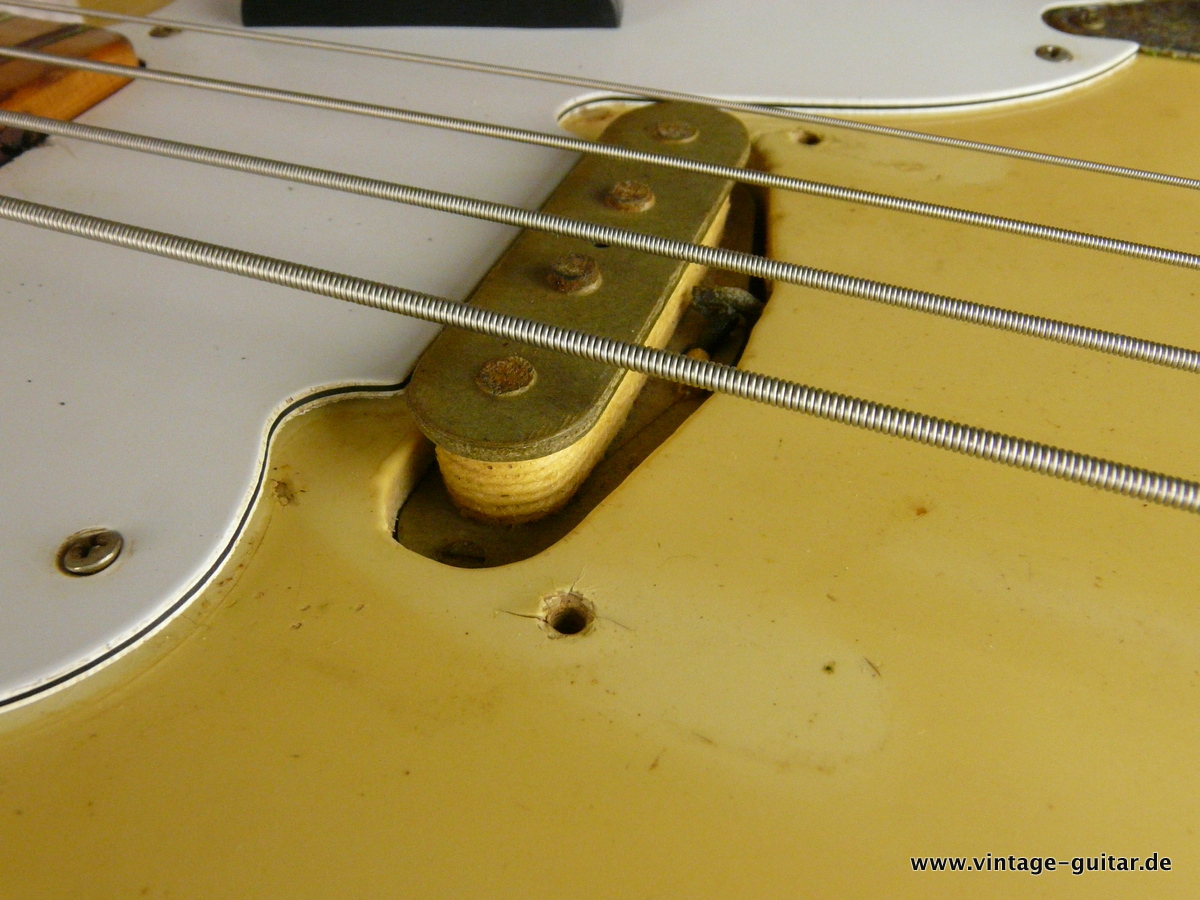 Fender-Telecaster-Bass-1968_blond-013.JPG