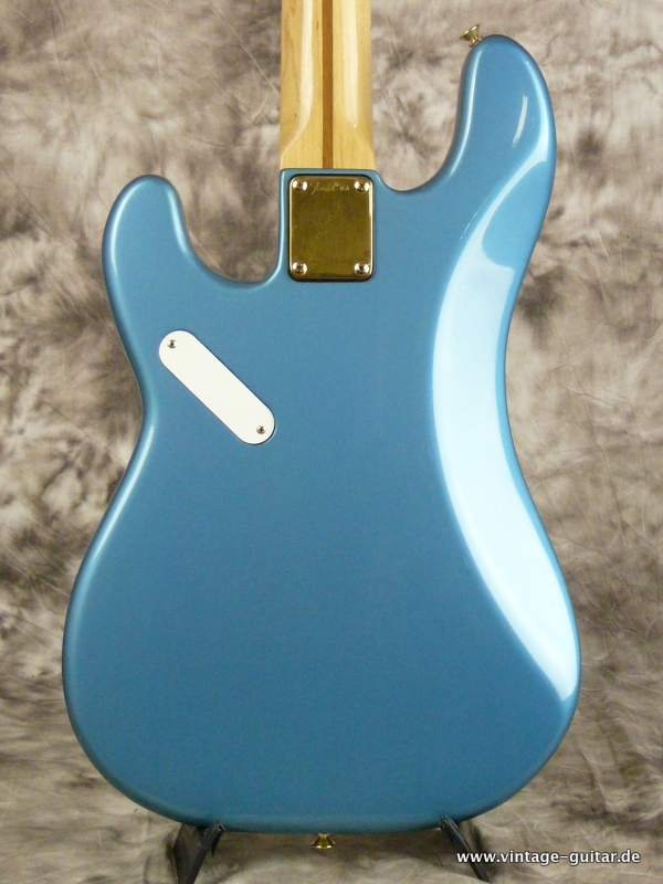 Fender_Precision_Special-1982-Lake-Placeid-blue-005.JPG