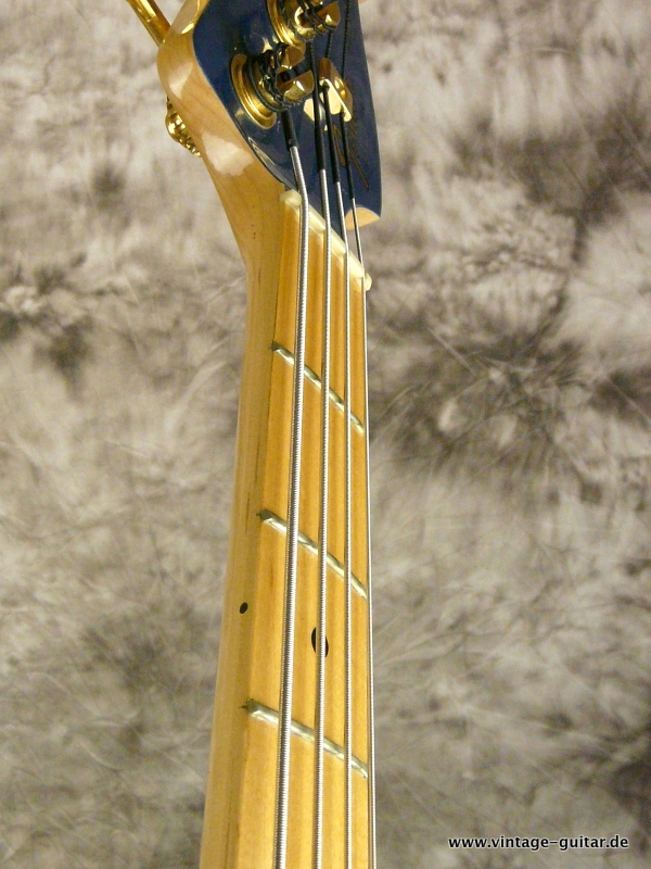 Fender_Precision_Special-1982-Lake-Placeid-blue-009.JPG