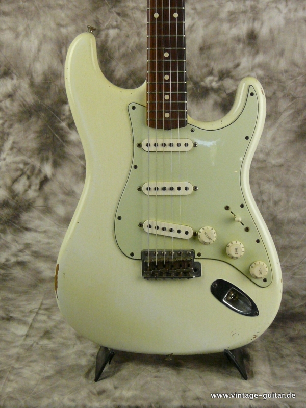 Fender-Stratocaster-1960-Cistom-Shop-Relic-olympic-white-002.JPG