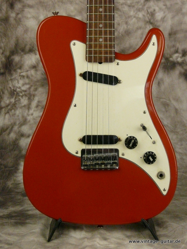 Fender-Bullet-Deluxe-1983-002.JPG
