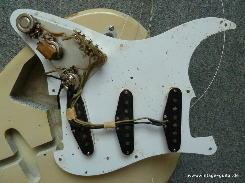 Fender_Stratocaster_1957-blonde-027.JPG